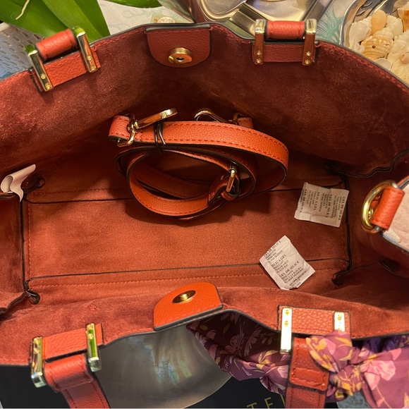 Steve Madden NWOT Crossbody & Wristlet Fall color - burnt orange & SM Bow - Picture 8 of 13
